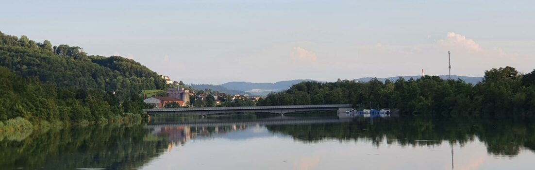 Abendliche Stimmung über dem Aaretal