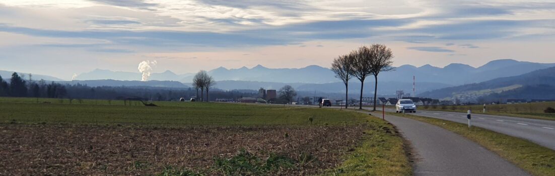 Blick von Brunegg über das Aaretal an den Jurasüdfuss